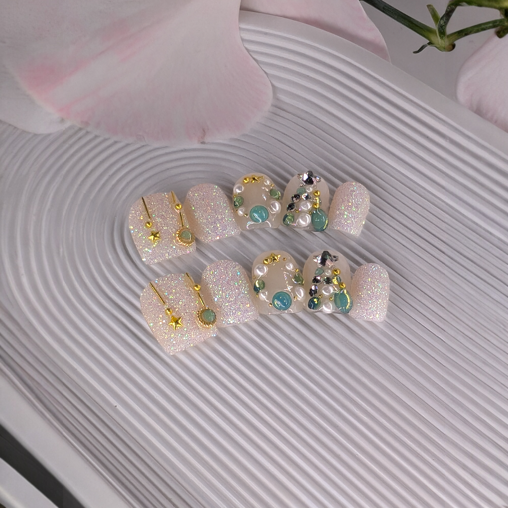 nails