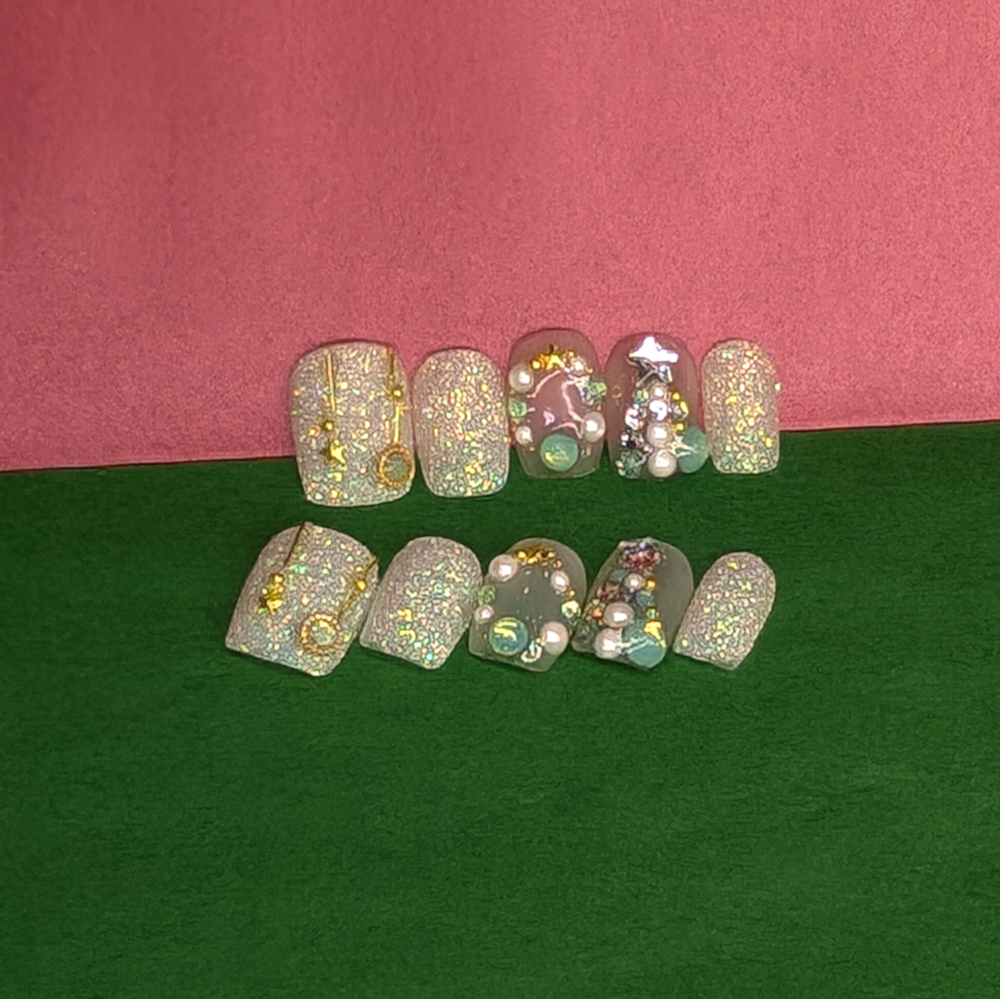 nails