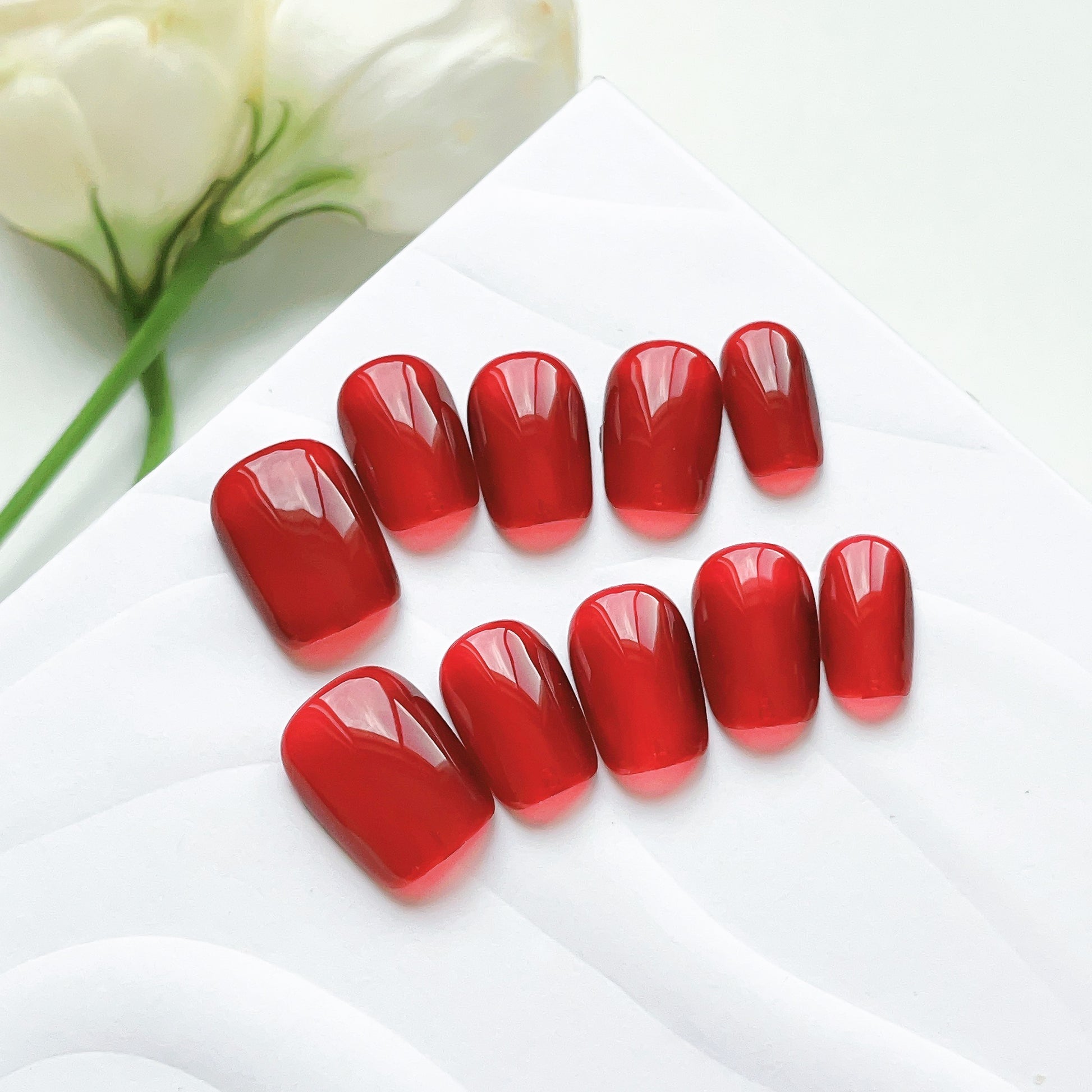 red christmas nails