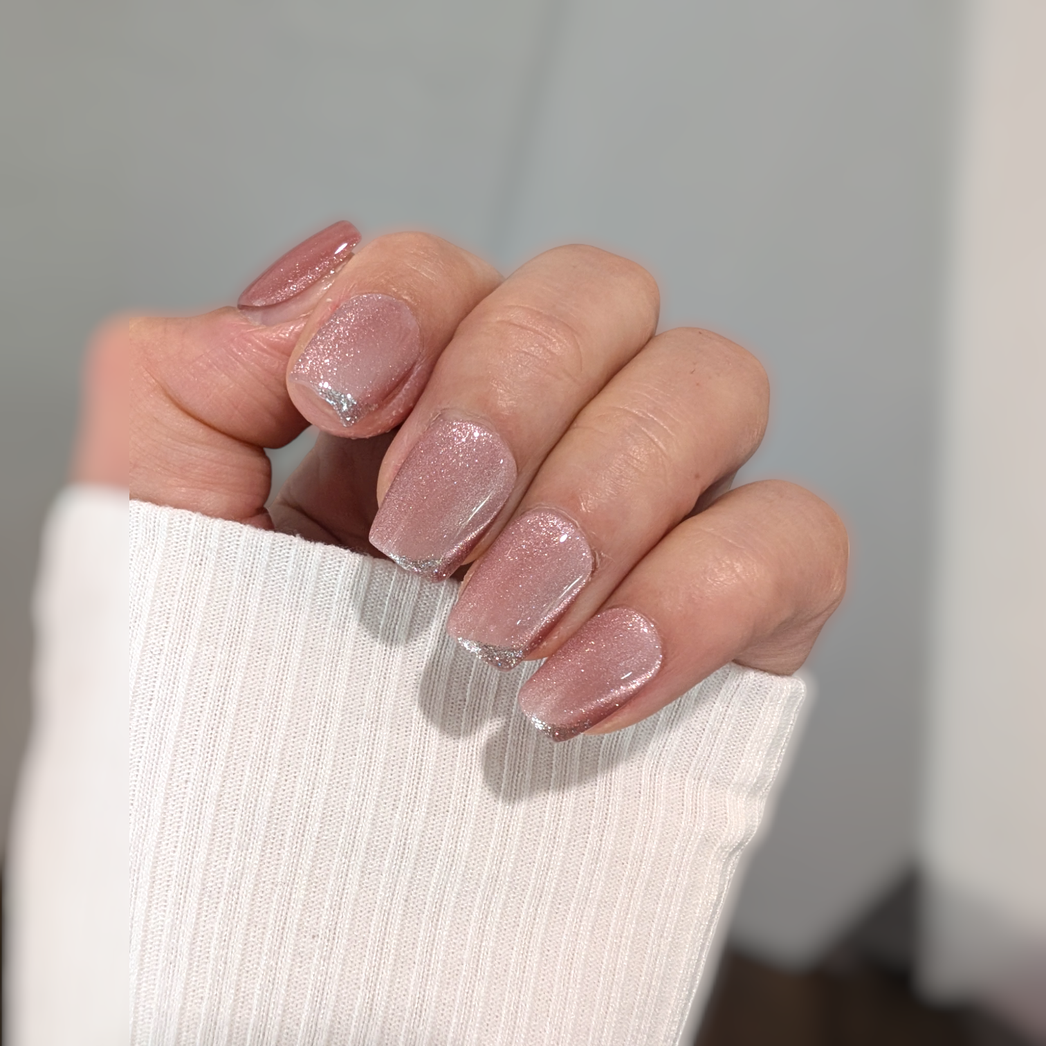 icy pink glitter nail 