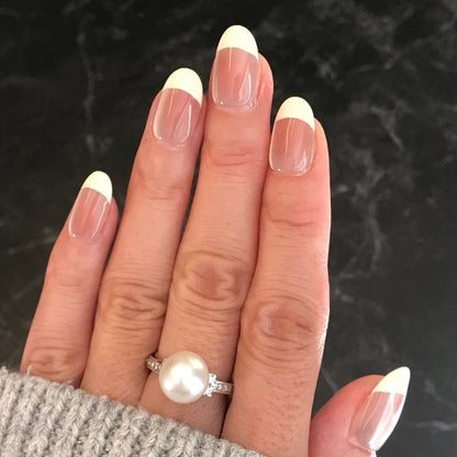 Hand models luxury french white press on nails in short oval